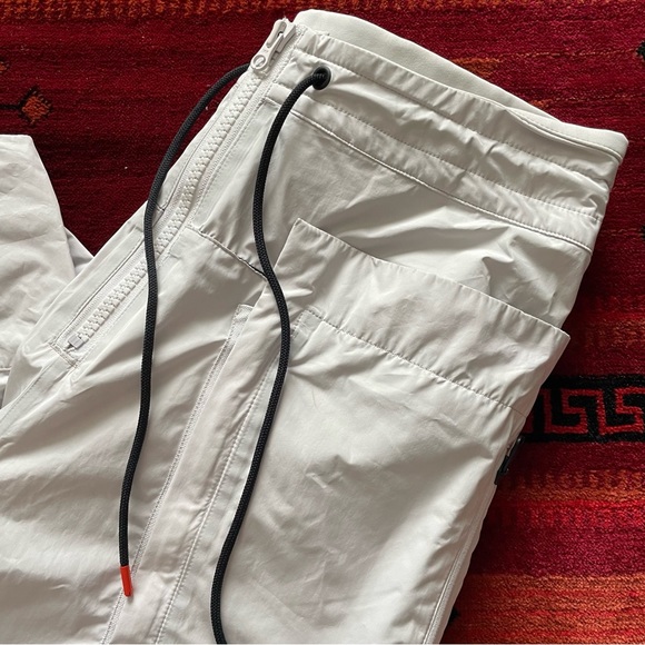 Nike ACG light grey cropped utility track pants size medium - Picture 2 of 16